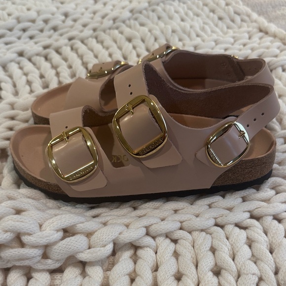 Birkenstock Sandals with Gold Buckles and Mauve Straps - Picture 4 of 6